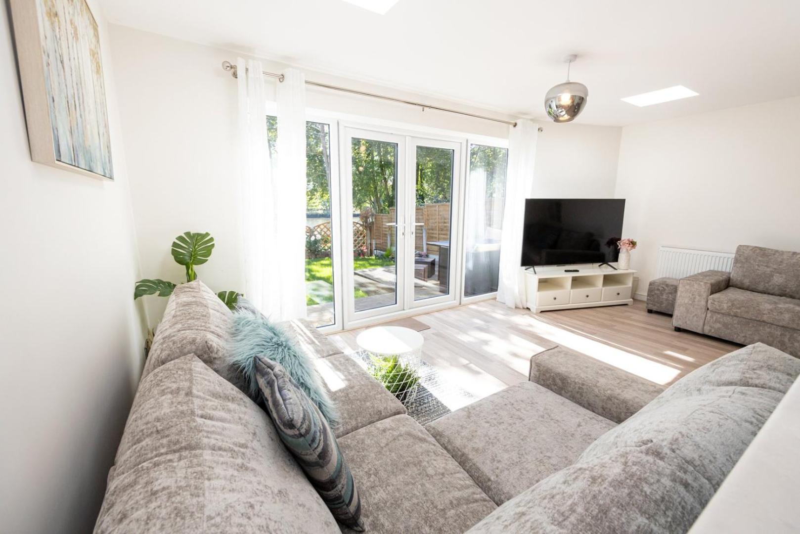 Guestready - A Haven By The River Manchester Exterior foto